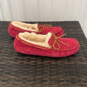 UGG Dakota moccasin jester red women’s size 9